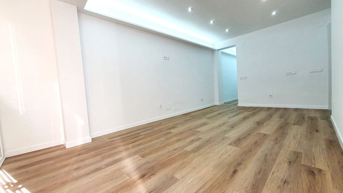 Middle Floor Apartment in Fuengirola, Costa del Sol – 3 beds – 325000 € - photo 1 of 16