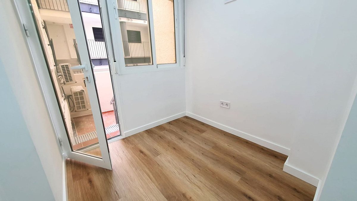 Middle Floor Apartment in Fuengirola, Costa del Sol – 3 beds – 325000 € - photo 6 of 16
