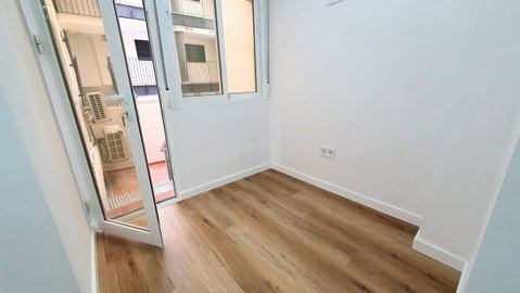 Middle Floor Apartment in Fuengirola, Costa del Sol – 3 beds – 325000 € - photo 6 of 16