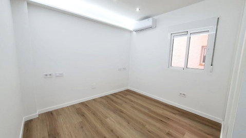 Middle Floor Apartment in Fuengirola, Costa del Sol – 3 beds – 325000 € - photo 10 of 16