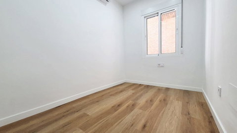 Middle Floor Apartment in Fuengirola, Costa del Sol – 3 beds – 325000 € - photo 11 of 16
