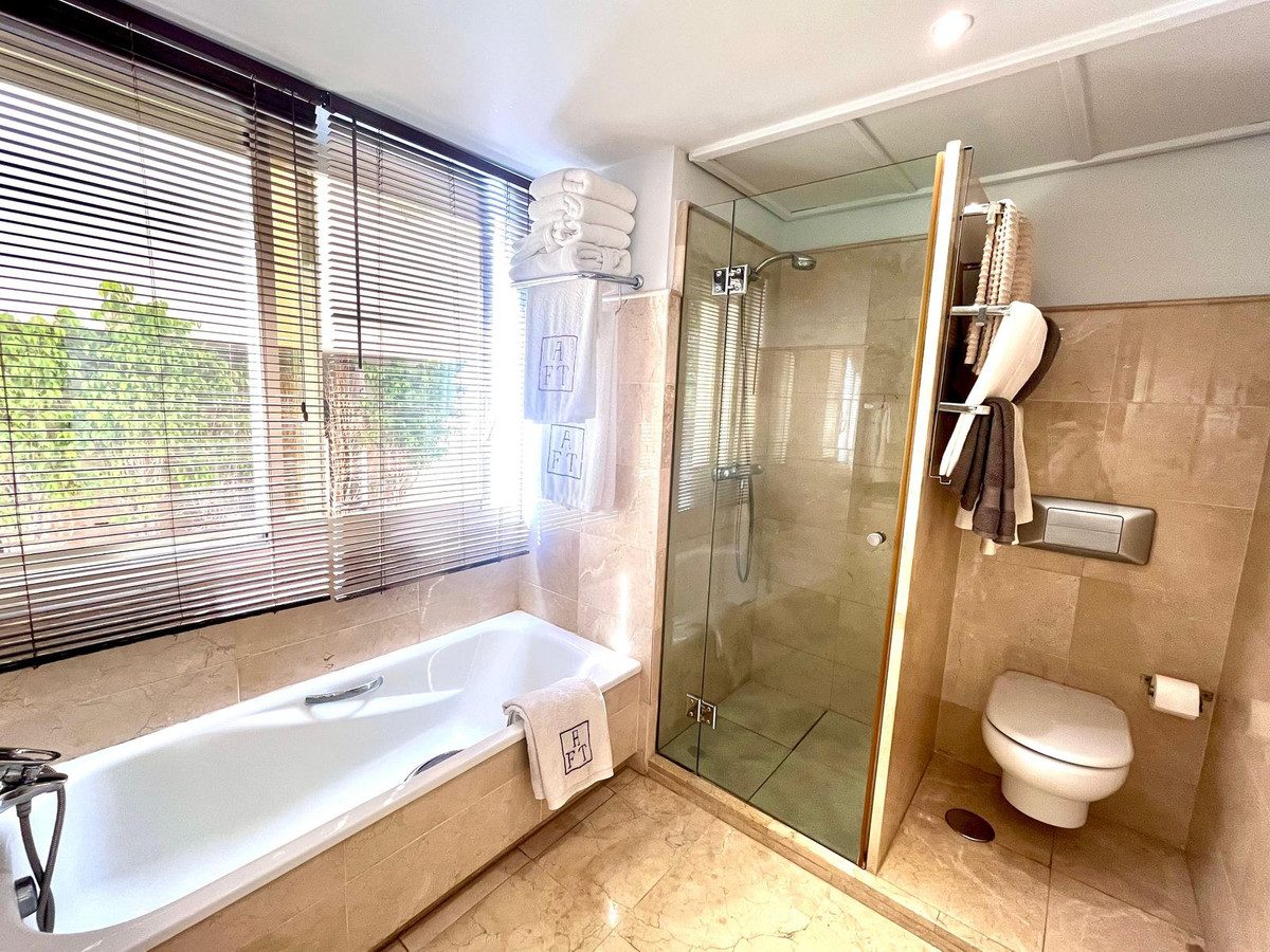 Middle Floor Apartment in Marbella, Costa del Sol – 3 beds – 699000 € - photo 2 of 27