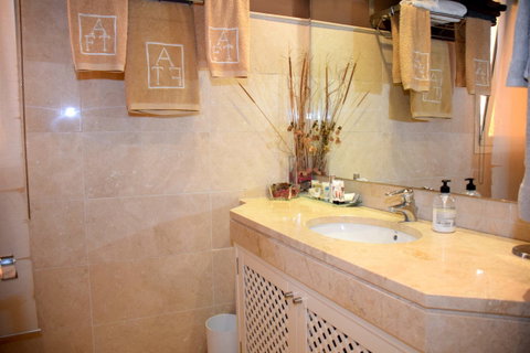 Middle Floor Apartment in Marbella, Costa del Sol – 3 beds – 699000 € - photo 4 of 27