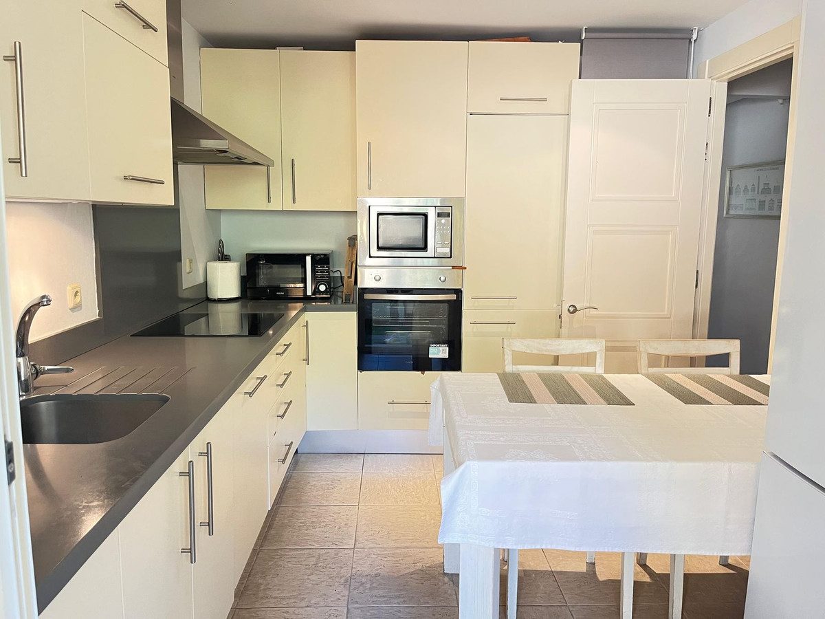 Middle Floor Apartment in Marbella, Costa del Sol – 3 beds – 699000 € - photo 12 of 27