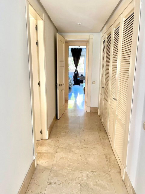 Middle Floor Apartment in Marbella, Costa del Sol – 3 beds – 699000 € - photo 16 of 27