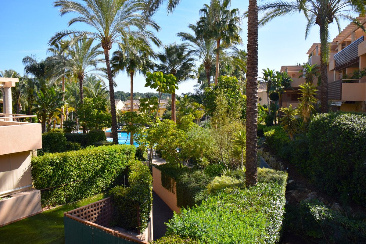 Middle Floor Apartment in Marbella, Costa del Sol – 3 beds – 699000 € - photo 22 of 27