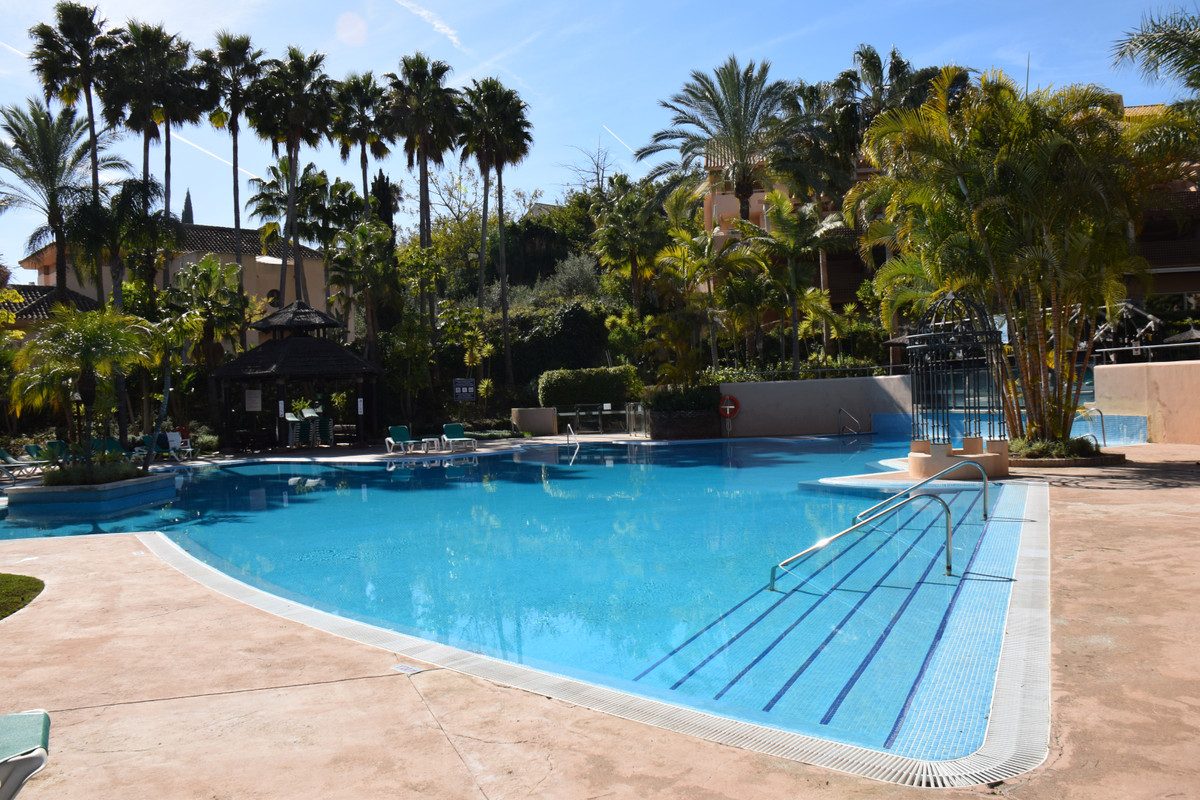 Middle Floor Apartment in Marbella, Costa del Sol – 3 beds – 699000 € - photo 26 of 27