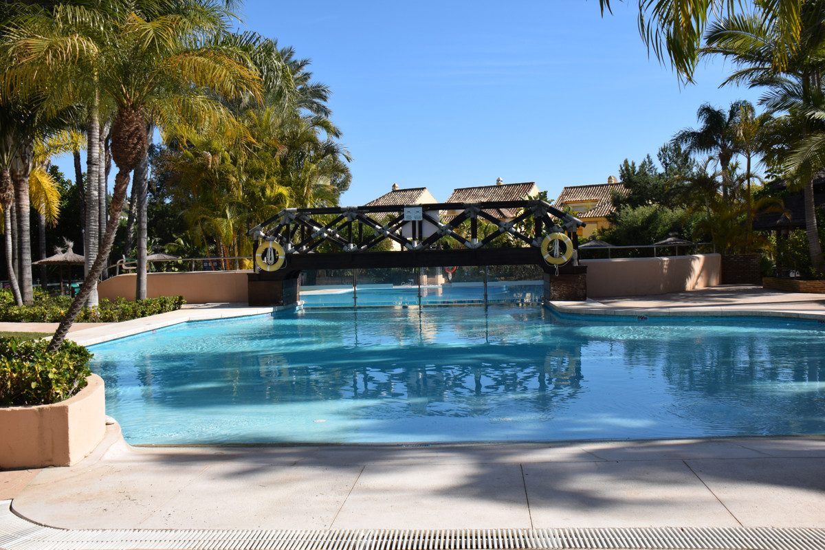 Middle Floor Apartment in Marbella, Costa del Sol – 3 beds – 699000 € - photo 27 of 27
