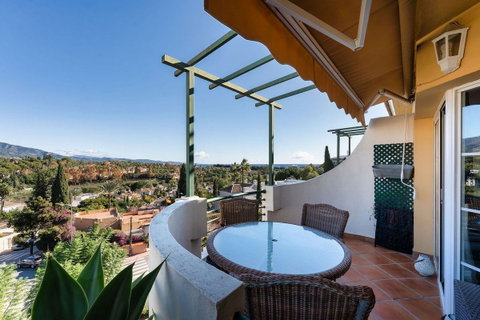 Middle Floor Apartment in Marbella, Costa del Sol – 2 beds – 475000 € - photo 2 of 29