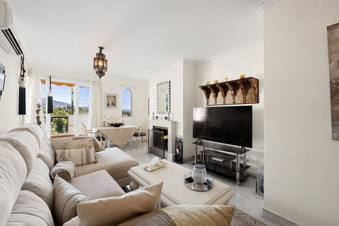 Middle Floor Apartment in Marbella, Costa del Sol – 2 beds – 475000 € - photo 5 of 29