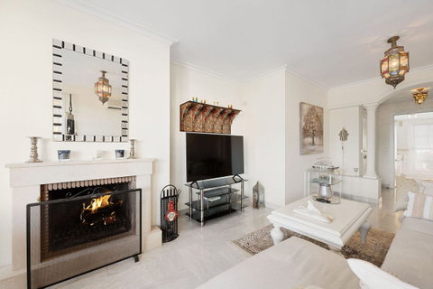 Middle Floor Apartment in Marbella, Costa del Sol – 2 beds – 475000 € - photo 7 of 29