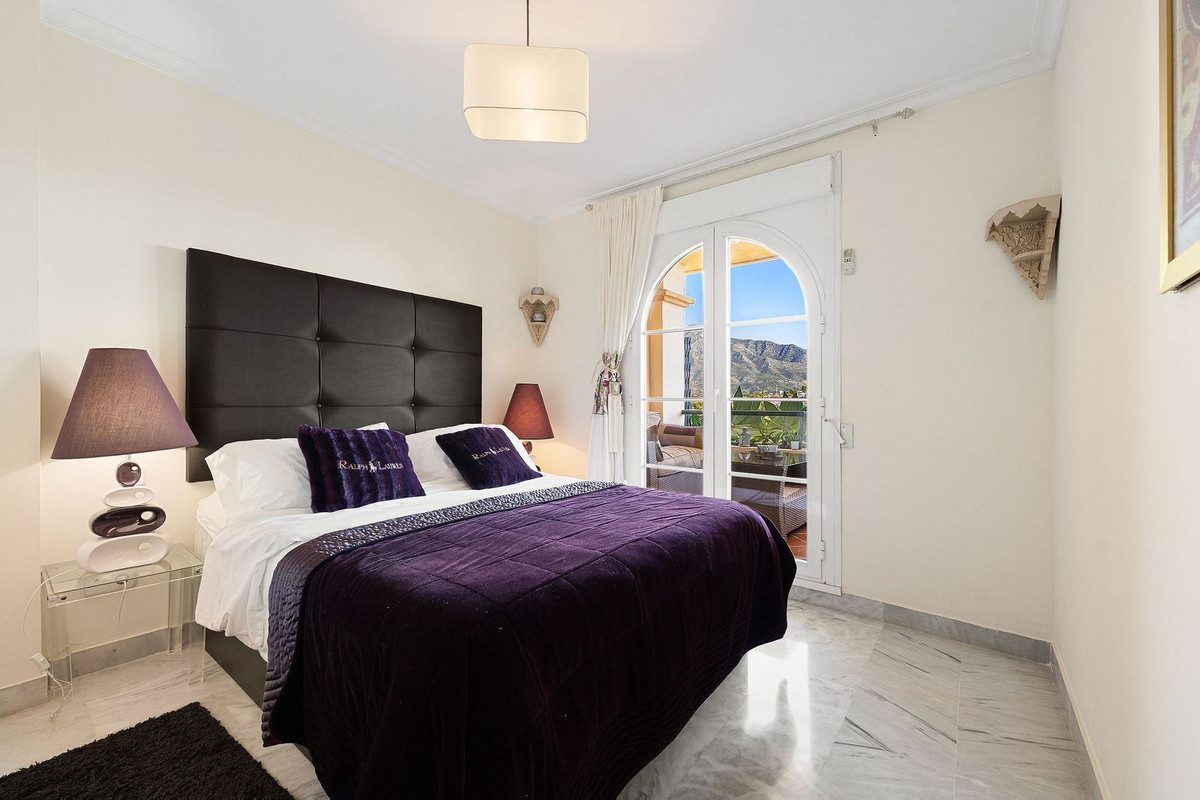 Middle Floor Apartment in Marbella, Costa del Sol – 2 beds – 475000 € - photo 9 of 29