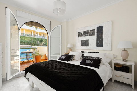 Middle Floor Apartment in Marbella, Costa del Sol – 2 beds – 475000 € - photo 11 of 29