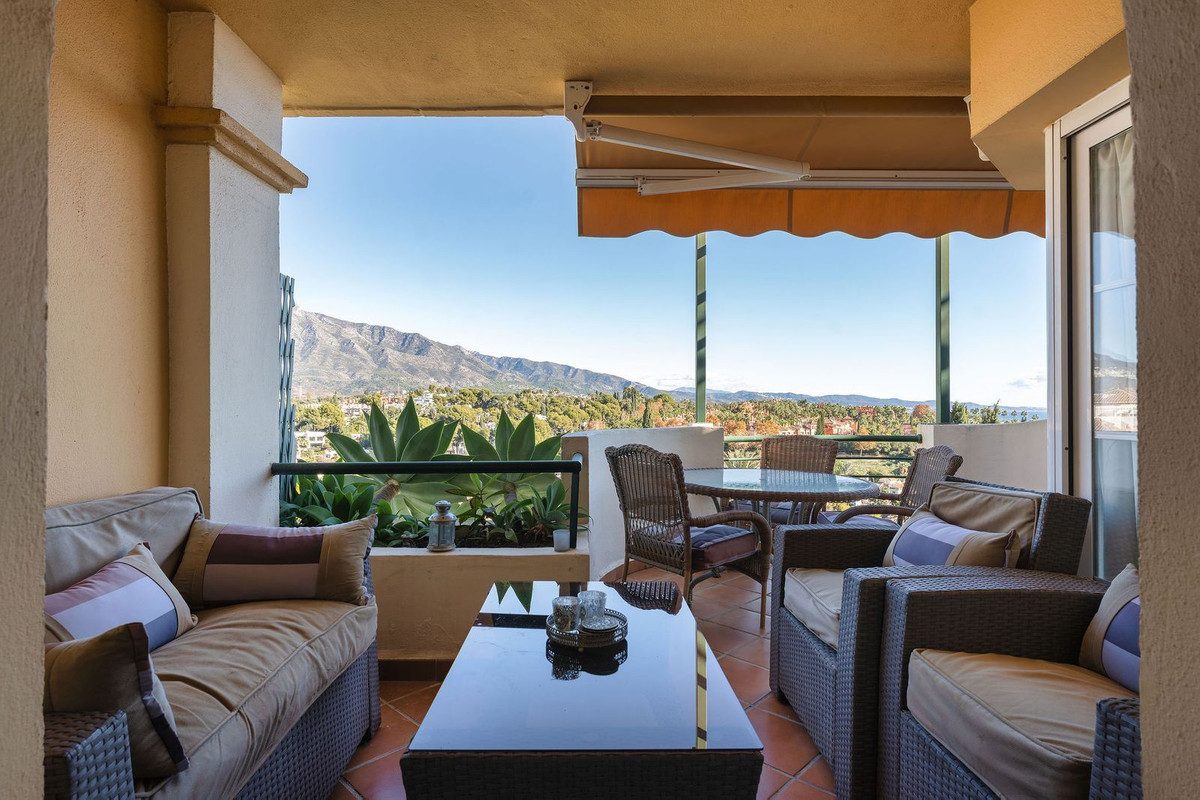 Middle Floor Apartment in Marbella, Costa del Sol – 2 beds – 475000 € - photo 14 of 29