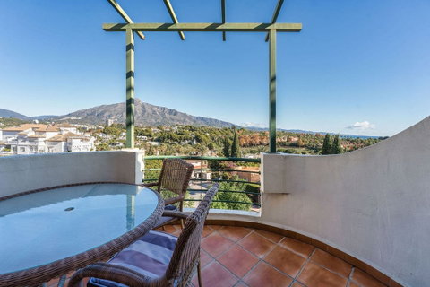 Middle Floor Apartment in Marbella, Costa del Sol – 2 beds – 475000 € - photo 18 of 29