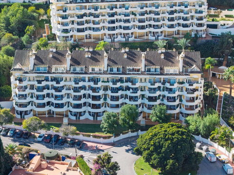 Middle Floor Apartment in Marbella, Costa del Sol – 2 beds – 475000 € - photo 21 of 29