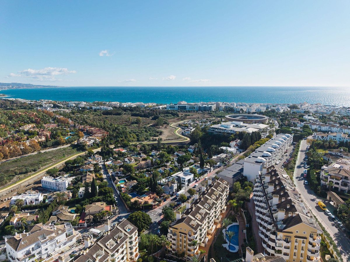 Middle Floor Apartment in Marbella, Costa del Sol – 2 beds – 475000 € - photo 26 of 29