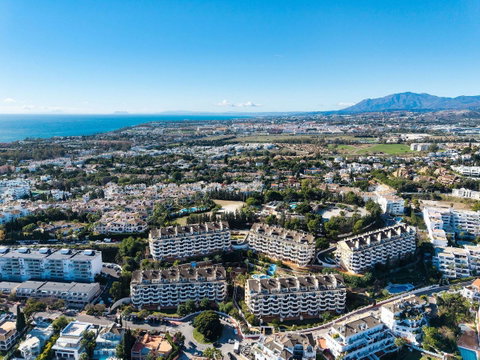 Middle Floor Apartment in Marbella, Costa del Sol – 2 beds – 475000 € - photo 28 of 29
