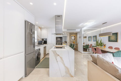 Middle Floor Apartment in Marbella, Costa del Sol – 2 beds – 499000 € - photo 5 of 33