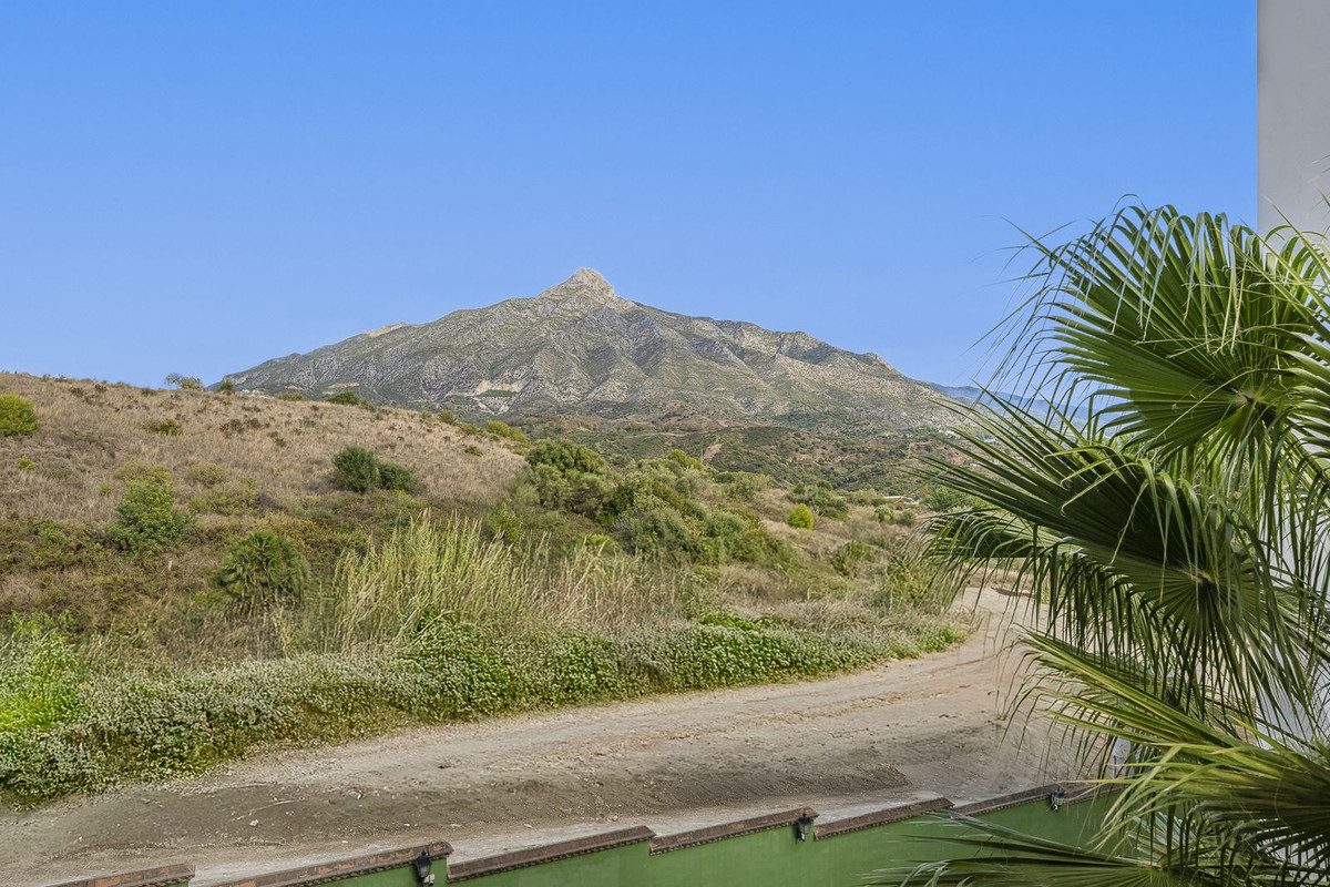Middle Floor Apartment in Marbella, Costa del Sol – 2 beds – 499000 € - photo 20 of 33