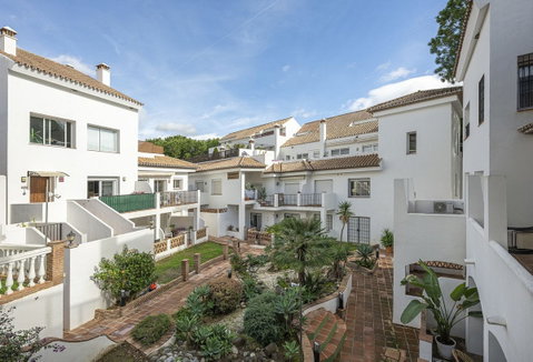 Middle Floor Apartment in Marbella, Costa del Sol – 2 beds – 499000 € - photo 25 of 33