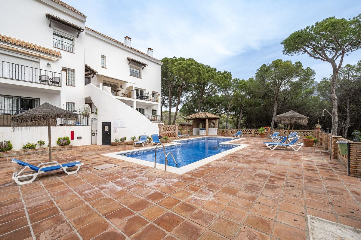 Middle Floor Apartment in Marbella, Costa del Sol – 2 beds – 499000 € - photo 26 of 33