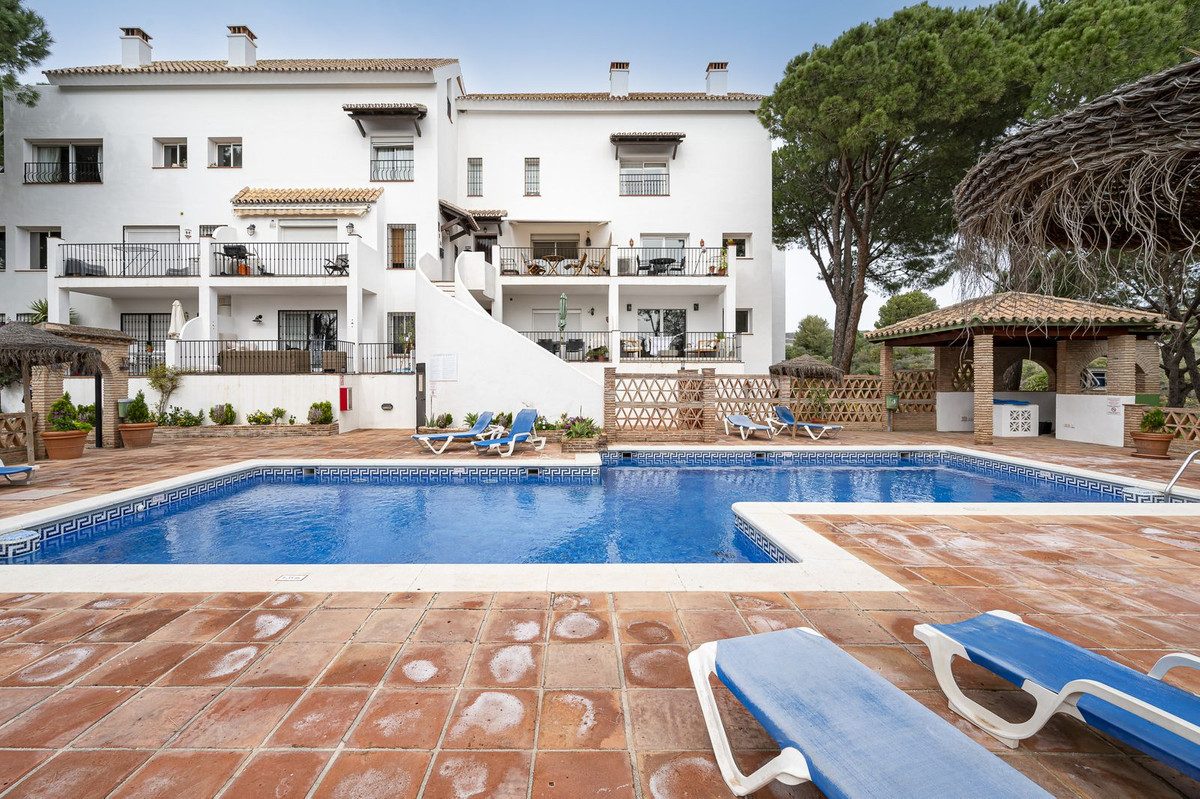 Middle Floor Apartment in Marbella, Costa del Sol – 2 beds – 499000 € - photo 27 of 33