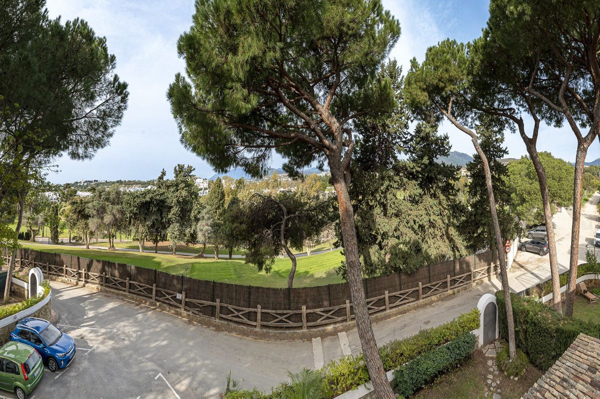 Middle Floor Apartment in Marbella, Costa del Sol – 2 beds – 499000 € - photo 32 of 33
