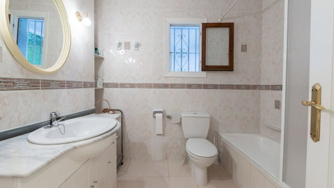 Detached Villa in Benalmadena, Costa del Sol – 3 beds – 750000 € - photo 5 of 10