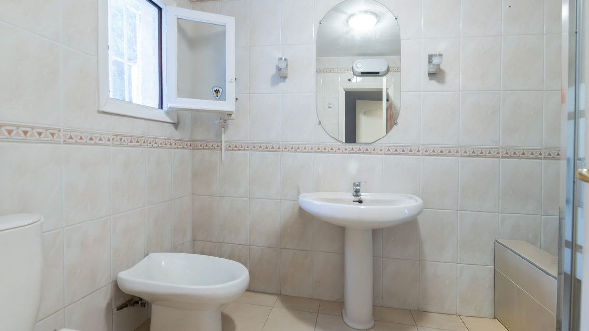 Detached Villa in Benalmadena, Costa del Sol – 3 beds – 750000 € - photo 6 of 10