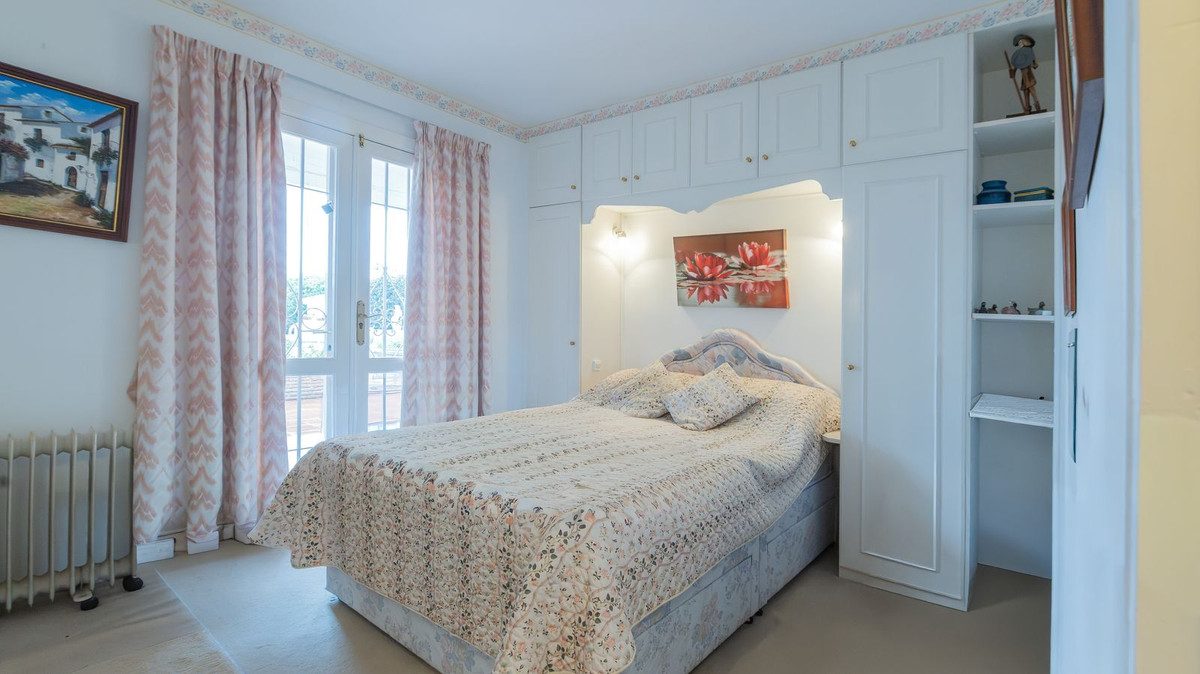 Detached Villa in Benalmadena, Costa del Sol – 3 beds – 750000 € - photo 8 of 10