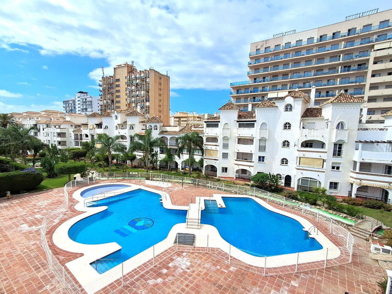 Middle Floor Apartment in Benalmadena, Costa del Sol – 2 beds – 290000 €