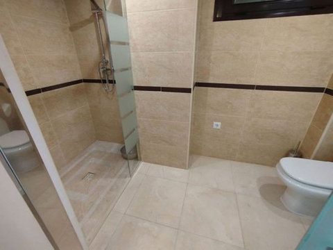 Middle Floor Apartment in Benalmadena, Costa del Sol – 2 beds – 365000 € - photo 11 of 15