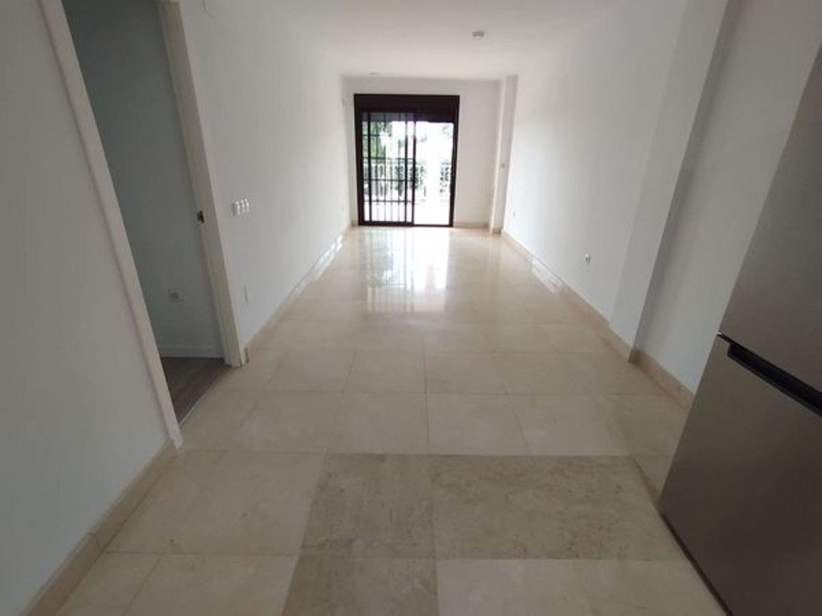 Middle Floor Apartment in Benalmadena, Costa del Sol – 2 beds – 365000 € - photo 15 of 15