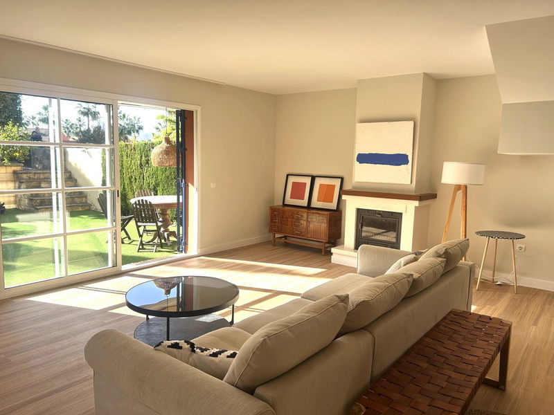 Semi-Detached House in Estepona, Costa del Sol – 4 beds – 690000 €