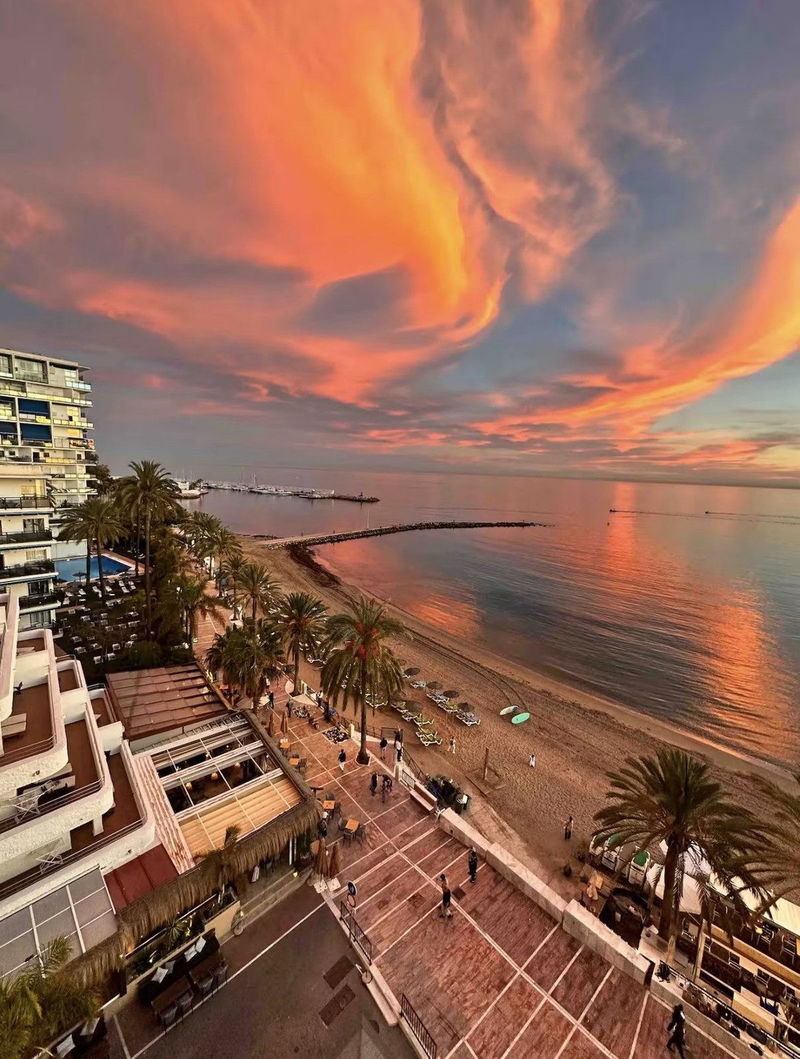 Middle Floor Apartment in Marbella, Costa del Sol – 2 beds – 1650000 €