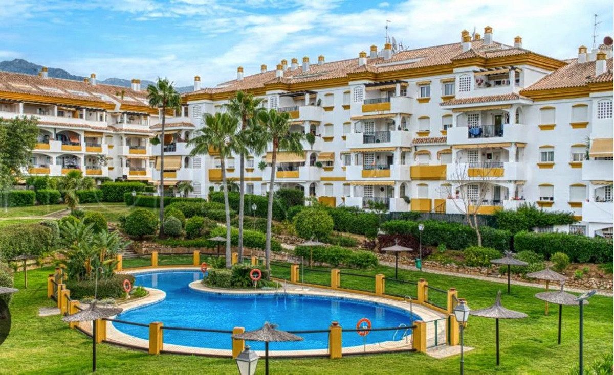 Middle Floor Apartment in Marbella, Costa del Sol – 3 beds – 665000 € - photo 1 of 24