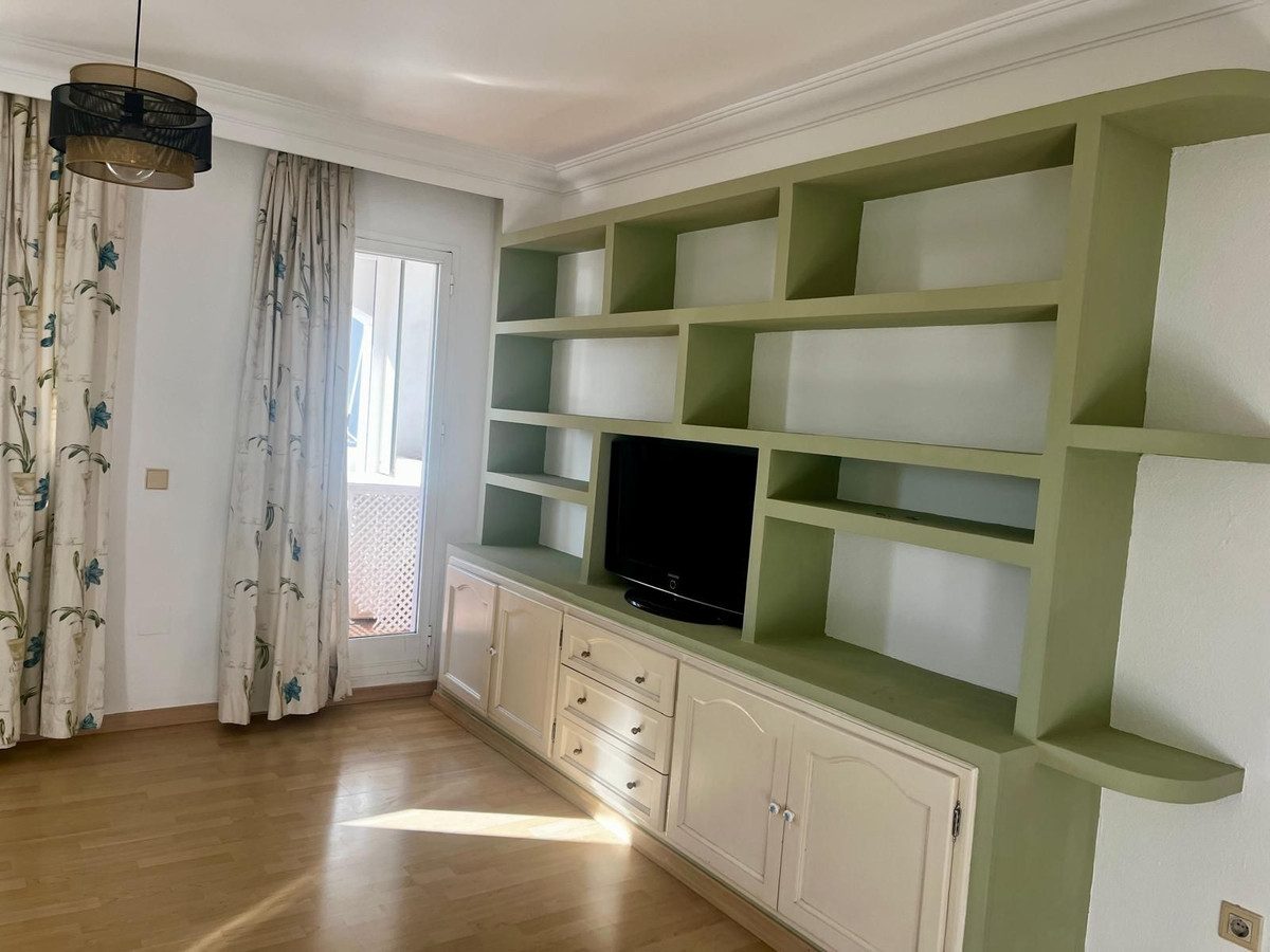 Middle Floor Apartment in Marbella, Costa del Sol – 3 beds – 665000 € - photo 4 of 24