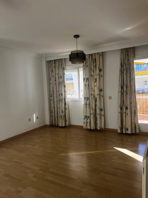Middle Floor Apartment in Marbella, Costa del Sol – 3 beds – 665000 € - photo 18 of 24