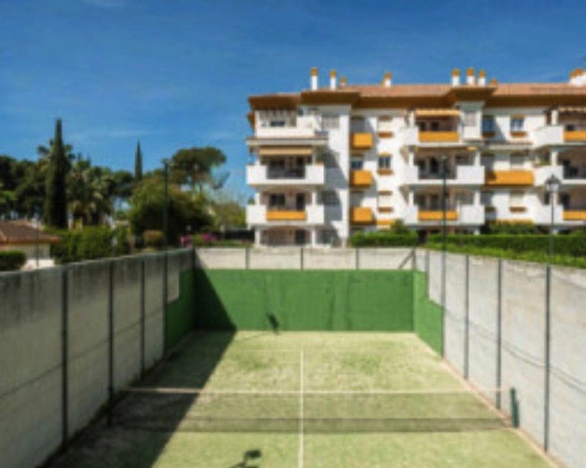 Middle Floor Apartment in Marbella, Costa del Sol – 3 beds – 665000 € - photo 20 of 24
