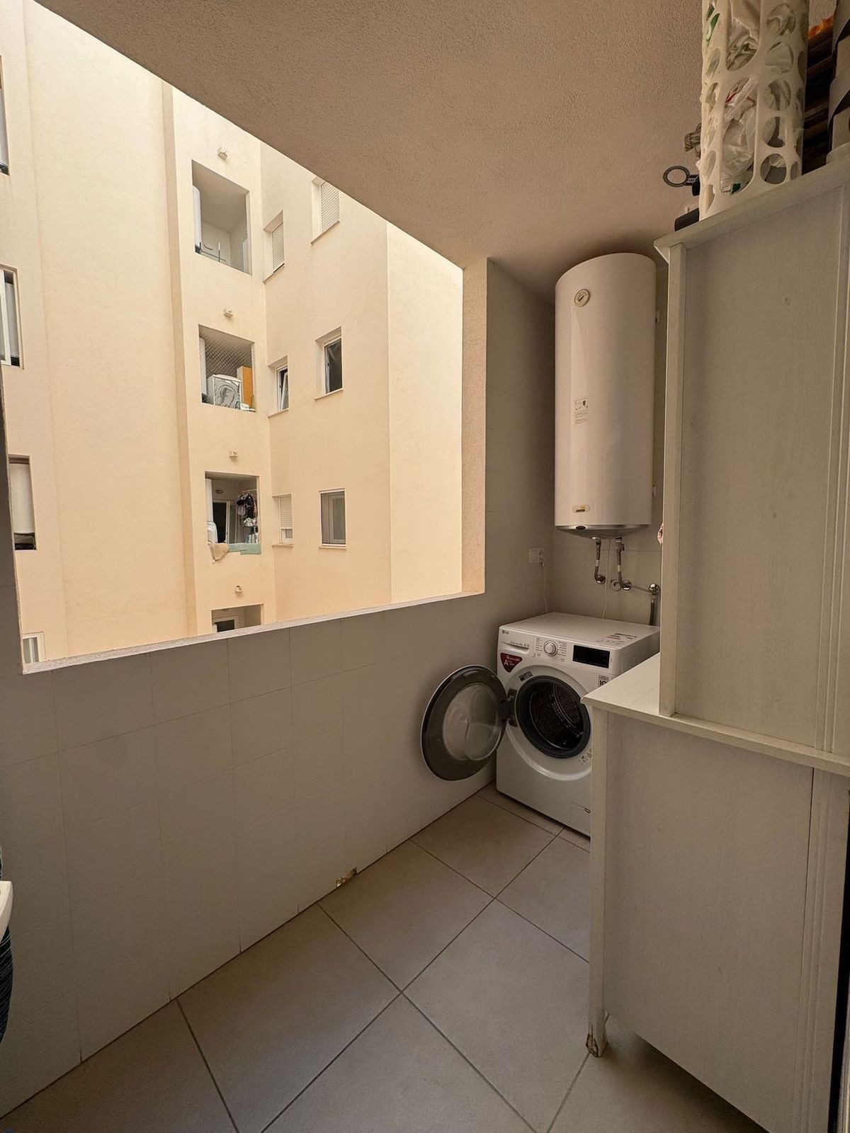 Middle Floor Apartment in Marbella, Costa del Sol – 3 beds – 420000 € - photo 17 of 18