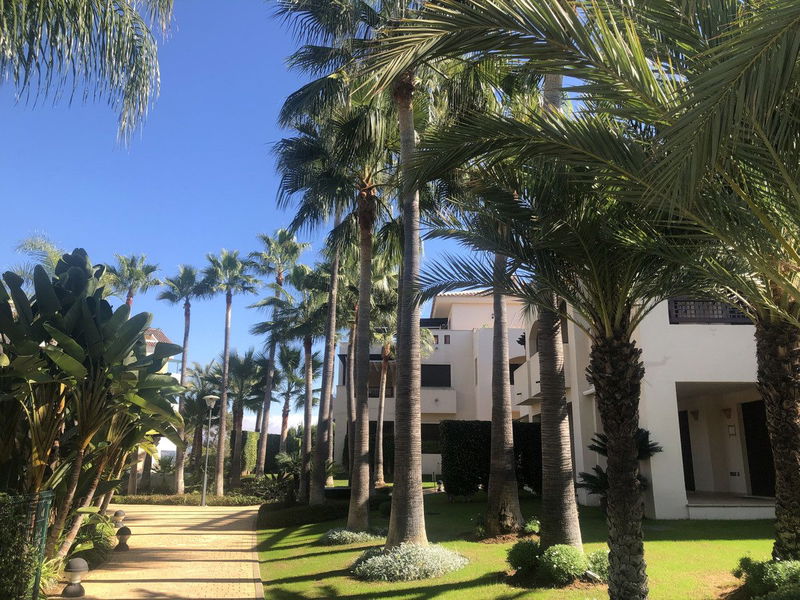 Middle Floor Apartment in Marbella, Costa del Sol – 2 beds – 750000 €