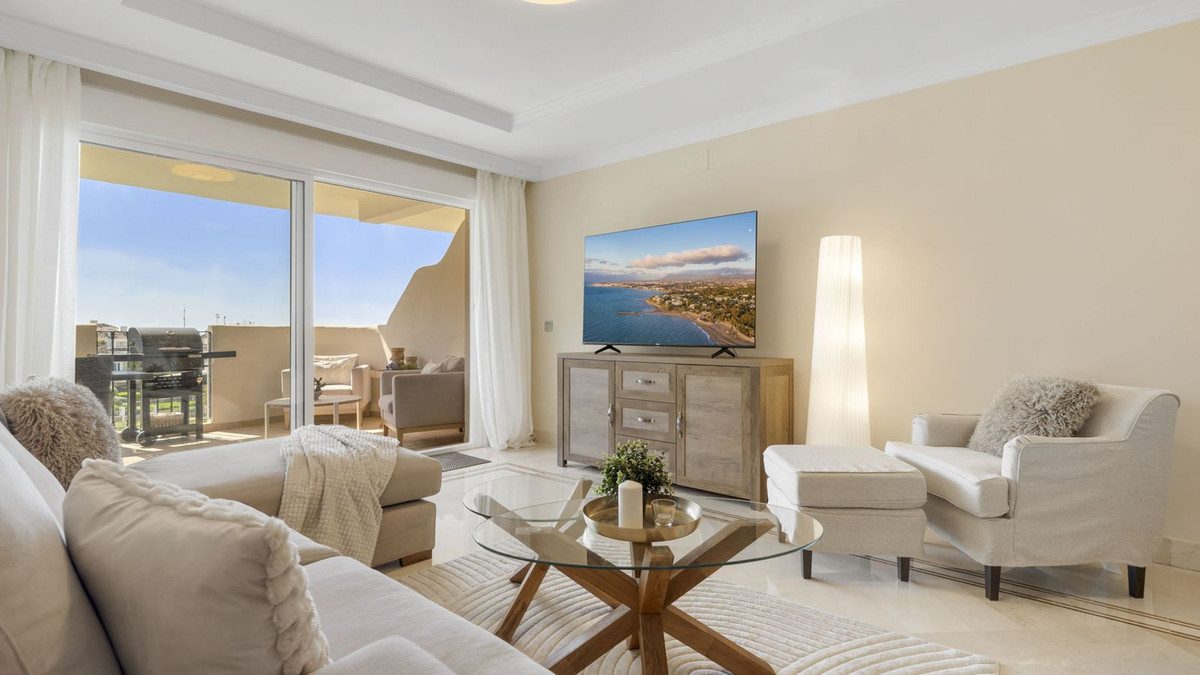 Middle Floor Apartment in Marbella, Costa del Sol – 2 beds – 575000 € - photo 5 of 23