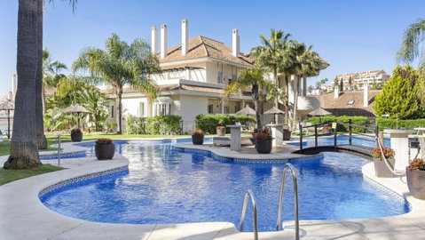Middle Floor Apartment in Marbella, Costa del Sol – 2 beds – 575000 € - photo 21 of 23