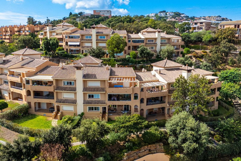 Middle Floor Apartment in Marbella, Costa del Sol – 2 beds – 379000 €