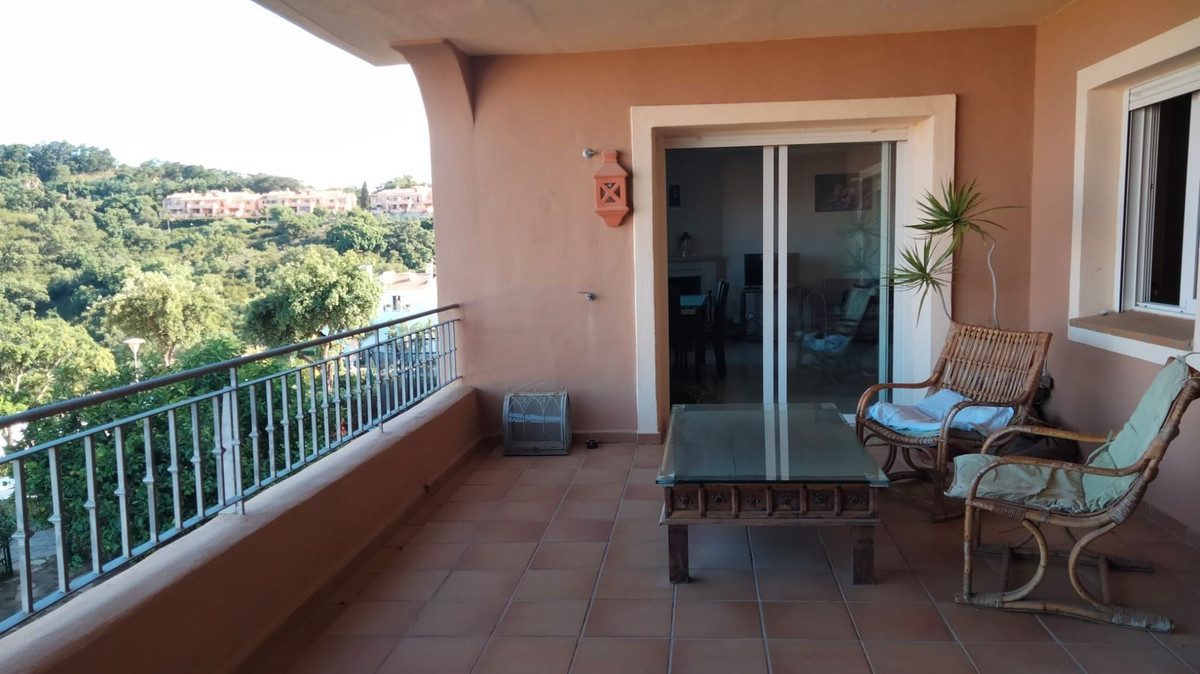Middle Floor Apartment in Marbella, Costa del Sol – 2 beds – 379000 € - photo 5 of 23