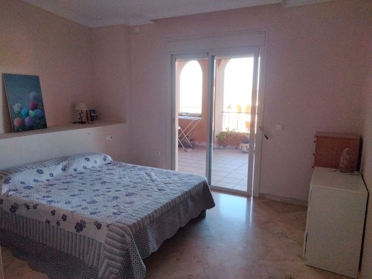 Middle Floor Apartment in Marbella, Costa del Sol – 2 beds – 379000 € - photo 7 of 23