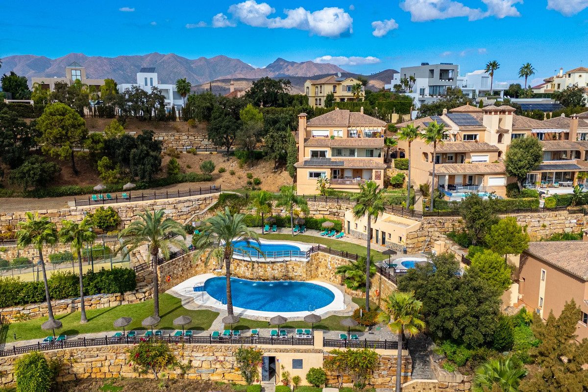 Middle Floor Apartment in Marbella, Costa del Sol – 2 beds – 379000 € - photo 8 of 23