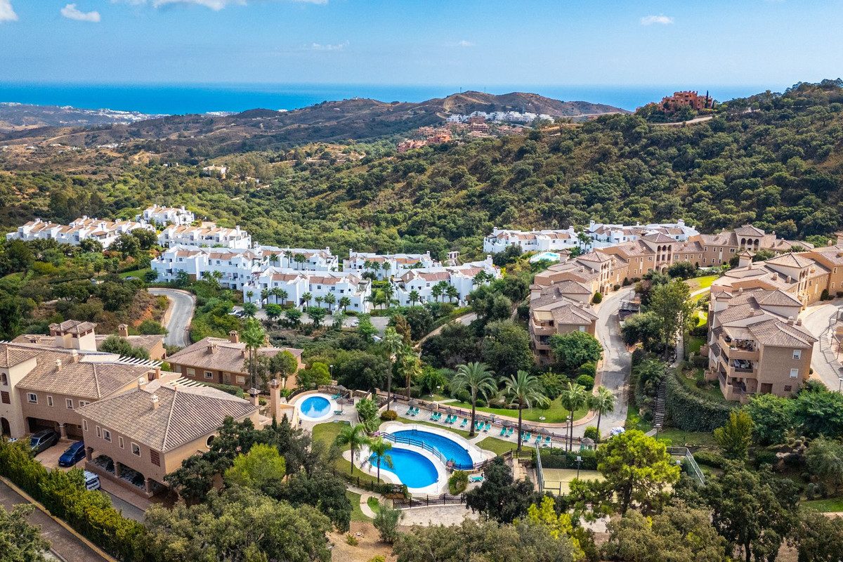 Middle Floor Apartment in Marbella, Costa del Sol – 2 beds – 379000 € - photo 10 of 23