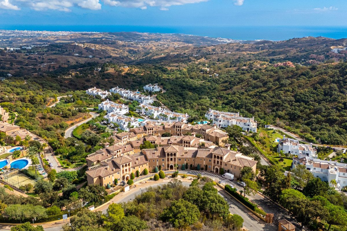 Middle Floor Apartment in Marbella, Costa del Sol – 2 beds – 379000 € - photo 14 of 23